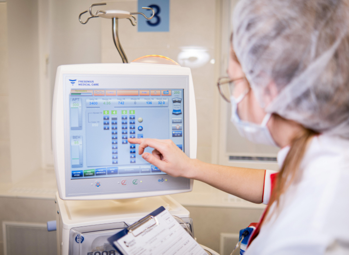 Пациентоориентированный подход в диализном центре. Настройка аппарата искусственной почки по показателям пациента.